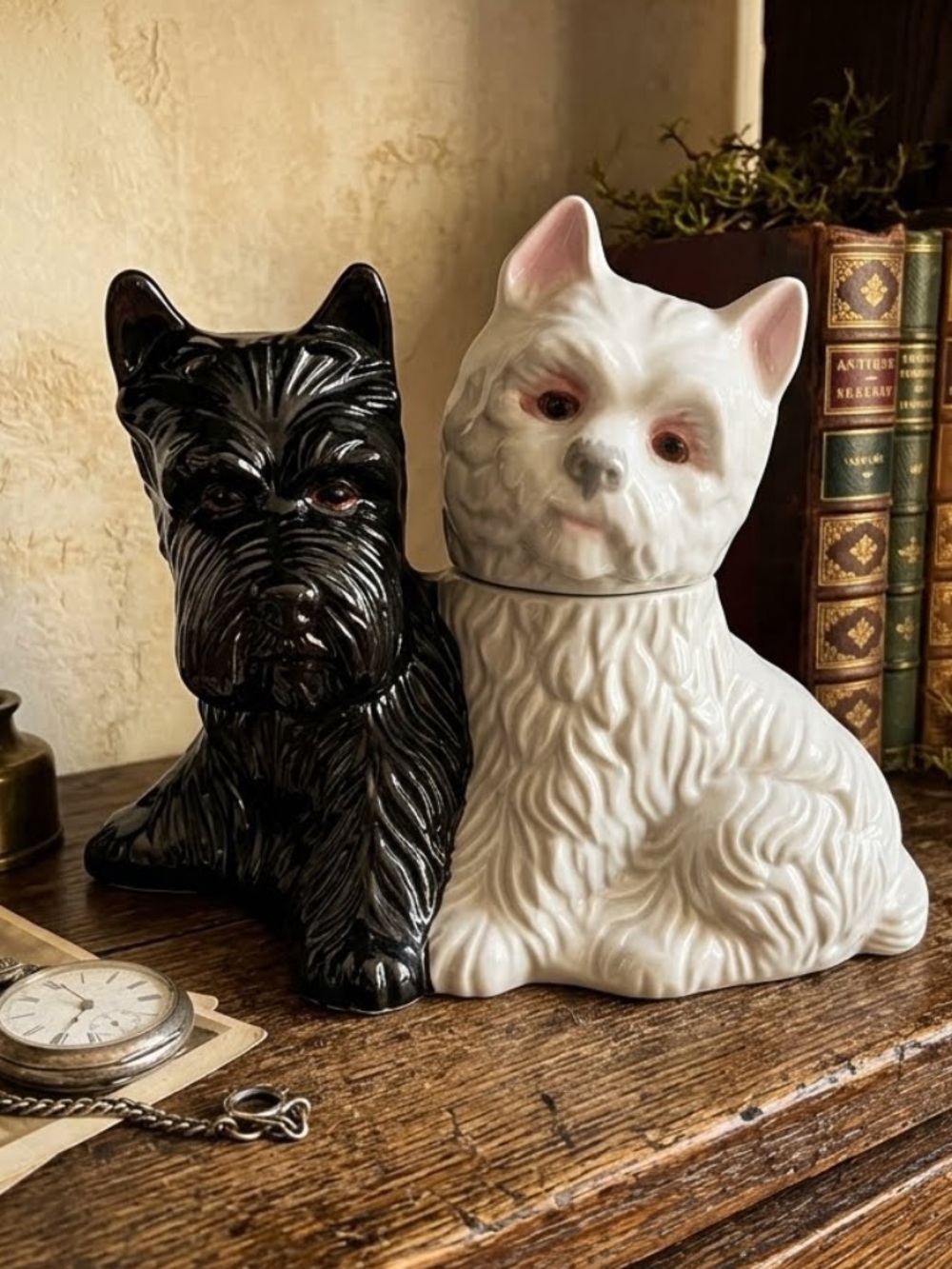 Vintage collectible Black & White Scotch Whisky decanter Scottish Terriers